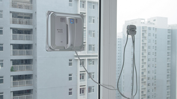 日常保潔擦玻璃用機器人真的能替代小時工嗎