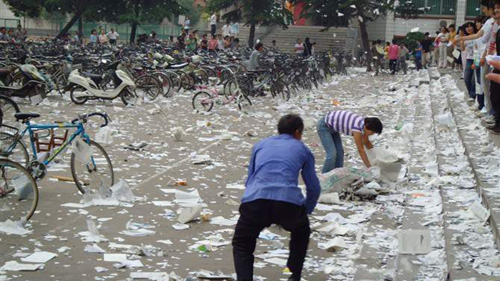 高考前學生給保潔服務員寫撕書致歉信請諒解